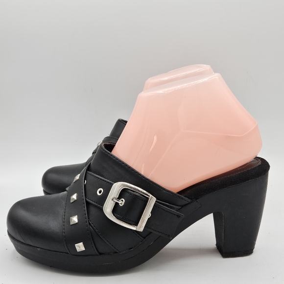 American Eagle studded 3.25" heel studded clogs size 6.5 - Picture 3 of 15